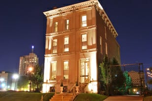 Grand Center Inn (The Meriwether Mansion)